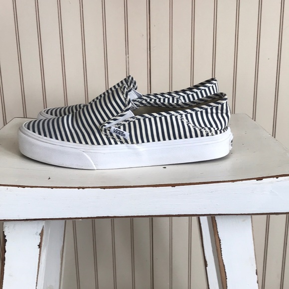 Vans Shoes - Women’s Vans